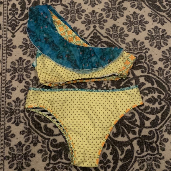 🏖️🌴 Unique reversible bikini - Picture 2 of 9